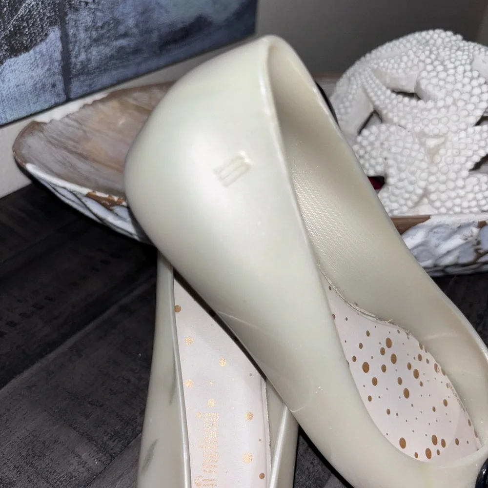 Mini Melissa Sweet Love Cap Toe ballet flats in pearly white and black SZ 1​​